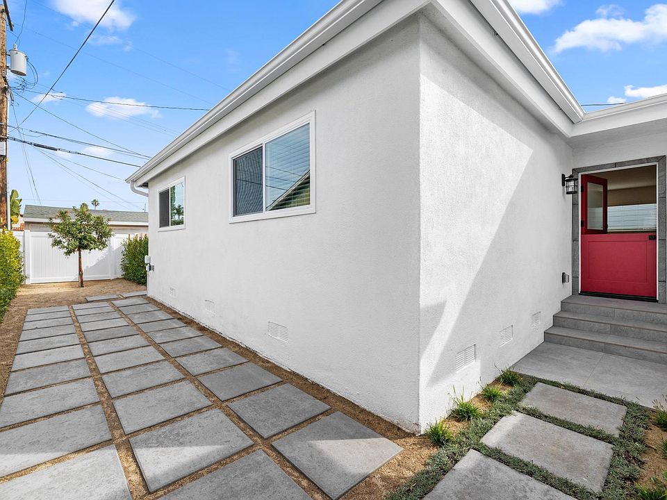 1st image of 230 Palmer St #1/2