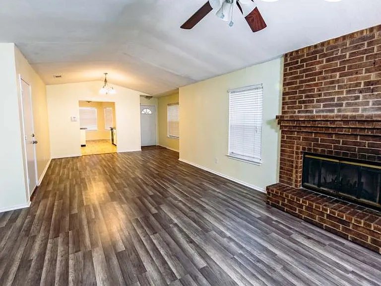 11403 Red Feather Ln — Photo 2