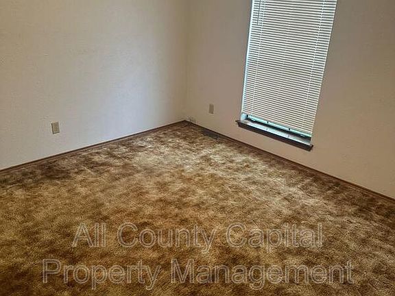 5th image of 6109 Sun Vista Dr
