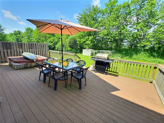 3rd image of 60 Kemp Dr