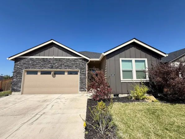 3281 Broken Top Way, Medford, OR 97504