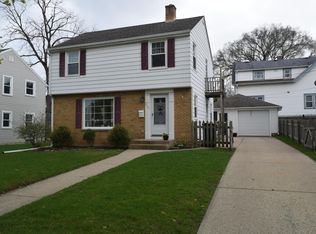 8223 Stickney Ave, Wauwatosa, WI 53213