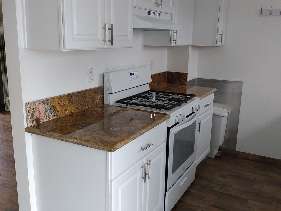 1st image of 3833 Estrella Ave #1