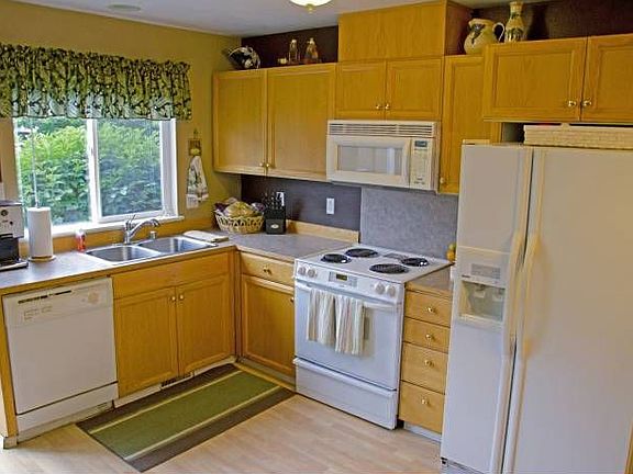 4th image of 116 97th Ave SE #A