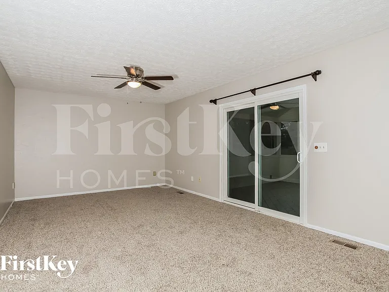 2561 Windflower Rd E — Photo 6