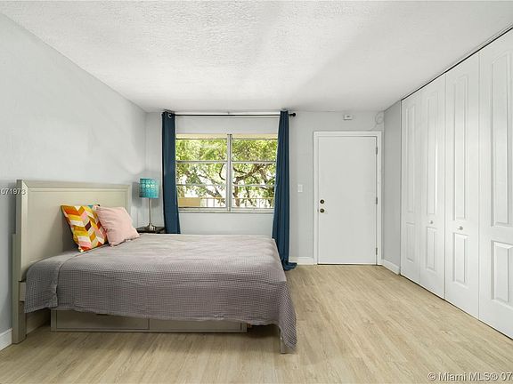 3rd image of 631 Jefferson Ave APT 302
