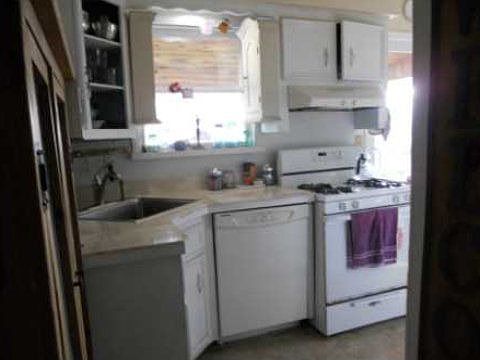 2nd image of 202 Hathaway Ave