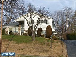 5th image of 13 Jacalyn Dr