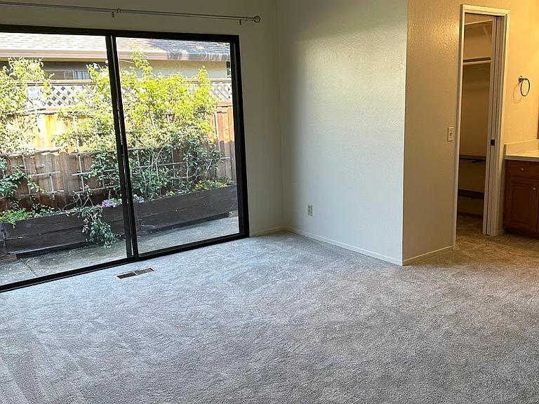 24 Doris Ct — Photo 12