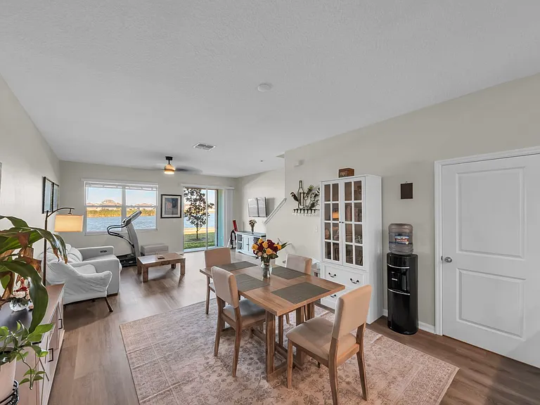 736 Royal Empress Dr — Photo 3