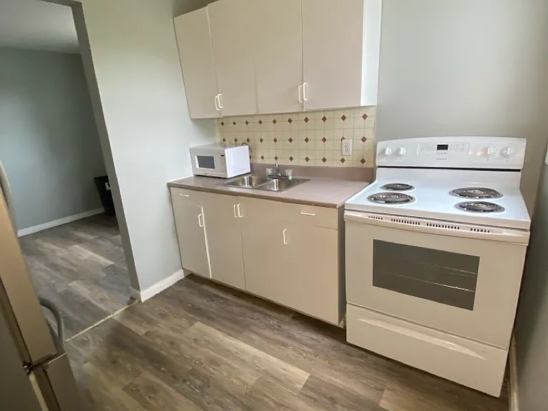 429 Wellington St E #2 — Photo 2