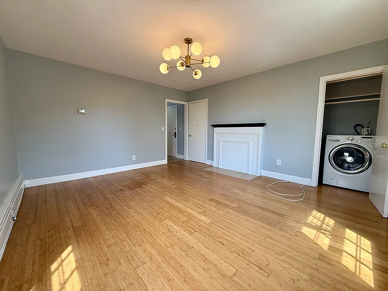350 Benefit St #4 — Photo 2