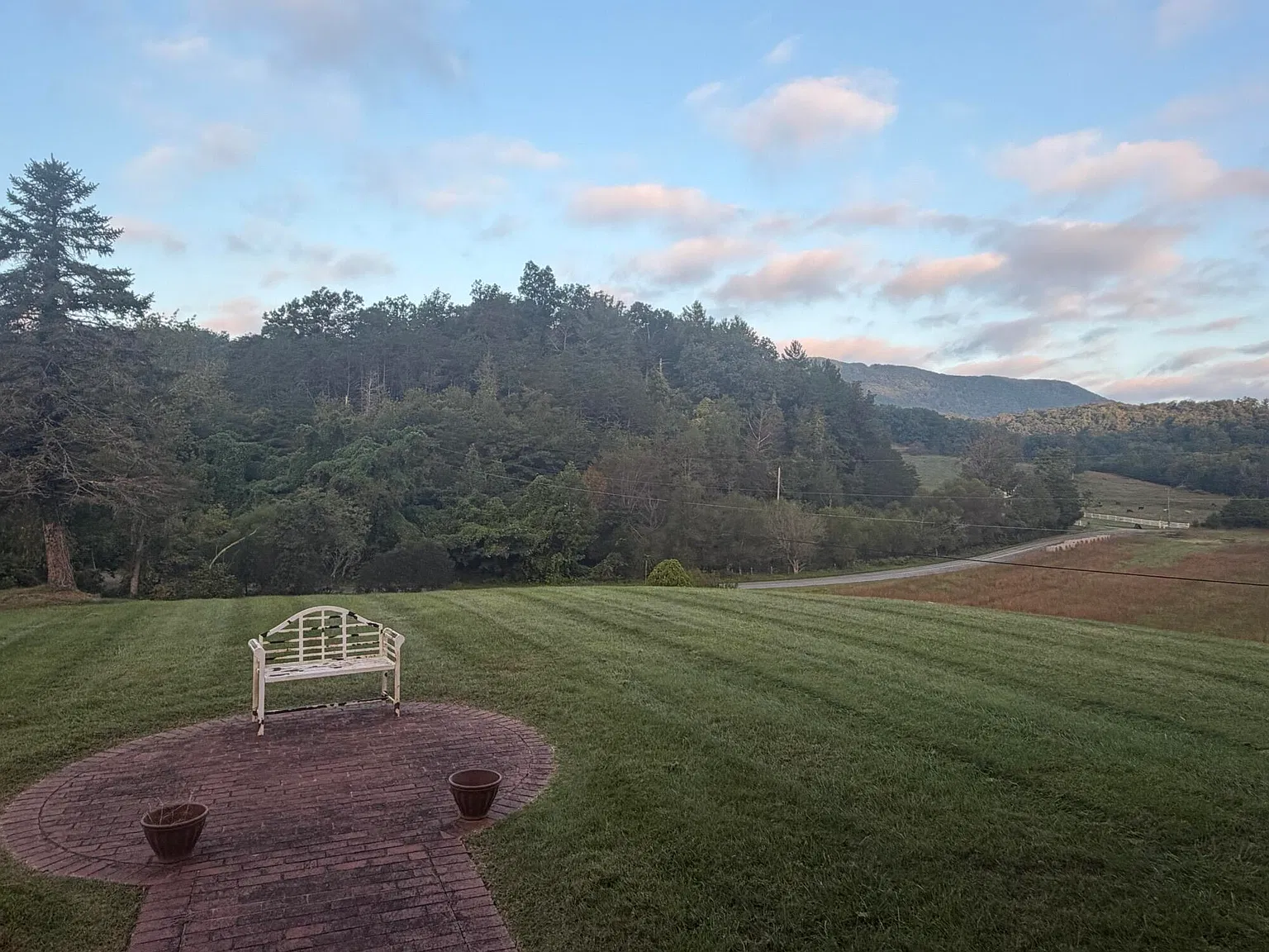 2 bed, 1.0 bath, 900 sqft, $1,300 — Photo 3