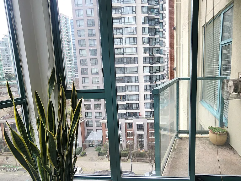 939 Homer St #1003 — Photo 6