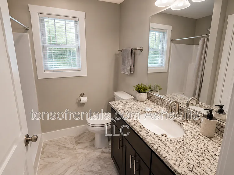 14 Cedar St — Photo 10