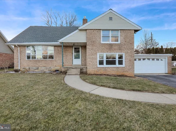 2313 Bressler Dr, West Lawn, PA 19609