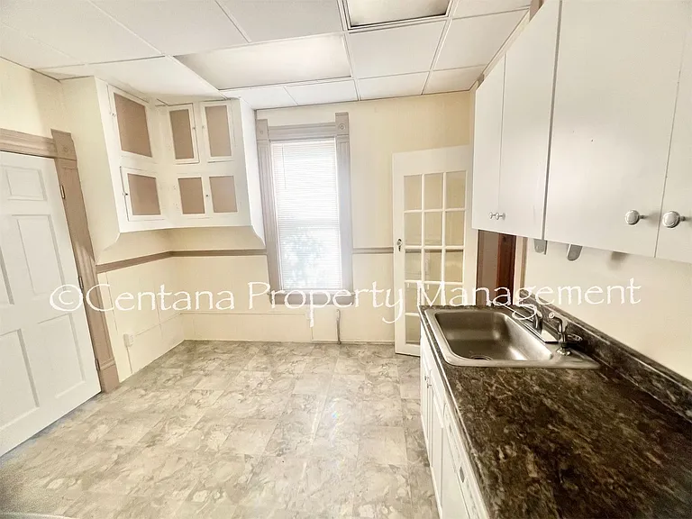 515 James St — Photo 16