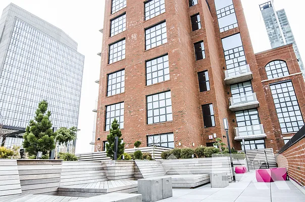 Rented by EXR | media 14