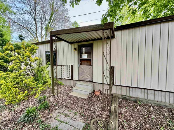 240 3rd St, Hornbeak, TN 38232