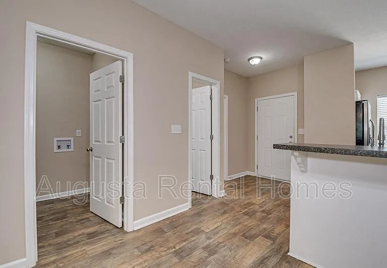 207 Old Berzelia Rd — Photo 8