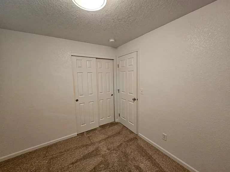 885 Creek Ct NW — Photo 15
