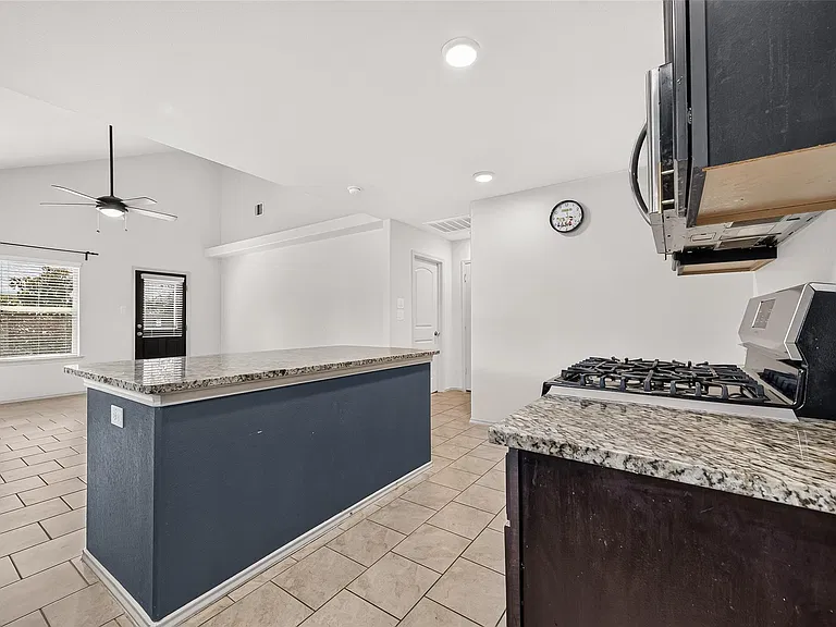 23718 Water Hickory Dr — Photo 16