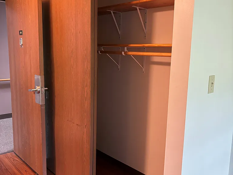34 Glen St — Photo 8