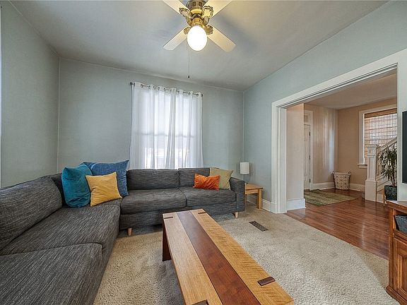 5th image of 637 Highland Ave