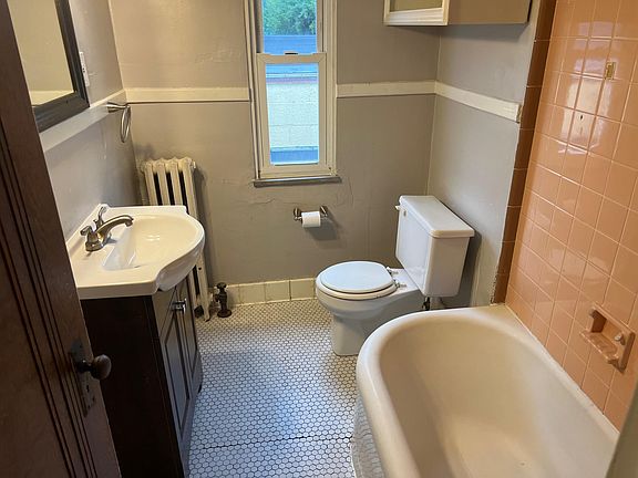 5th image of 4348 Monroe St #4