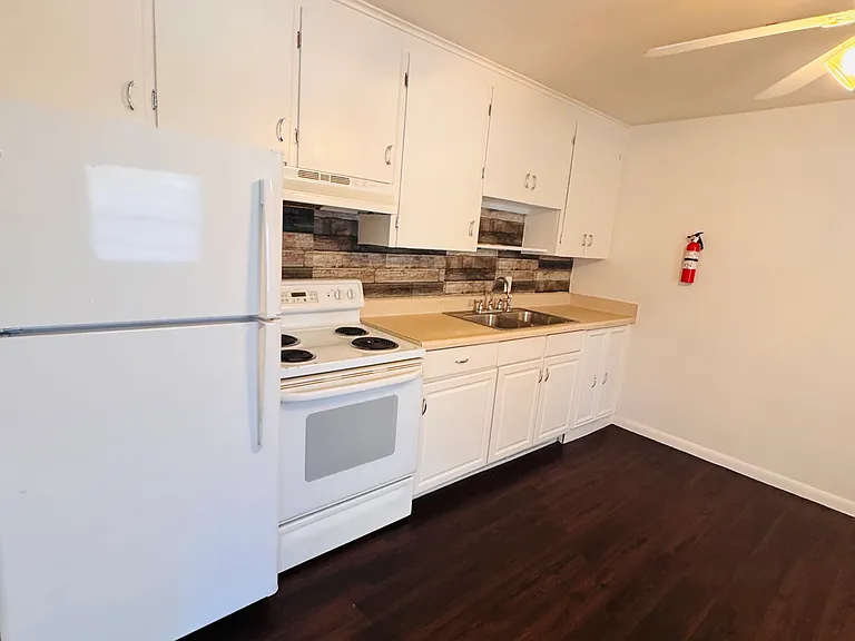 2075 Howell Branch Rd #101 — Photo 5