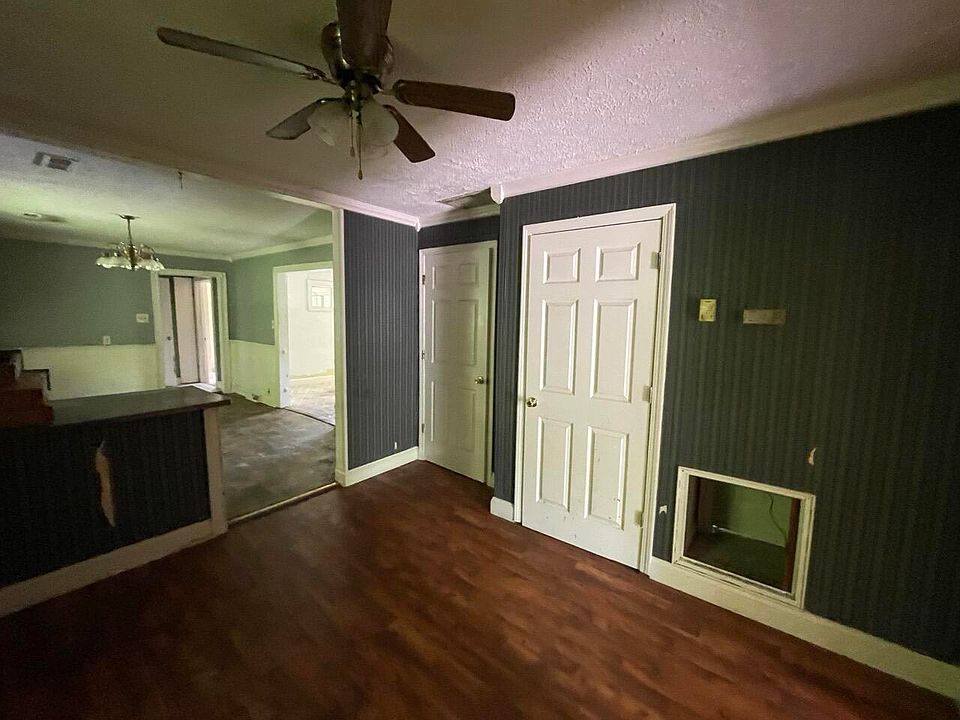 16th image of this home