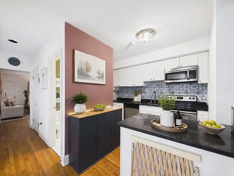 1738 Green St — Photo 15