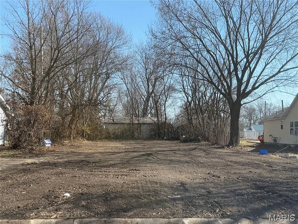 2nd image of 632 Bennett St