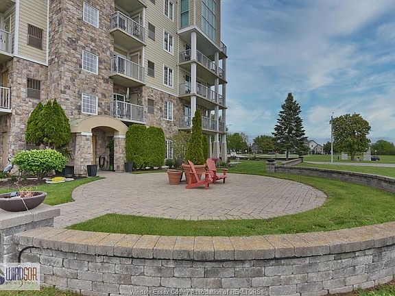 5th image of 34 Boblo Island Blvd #305