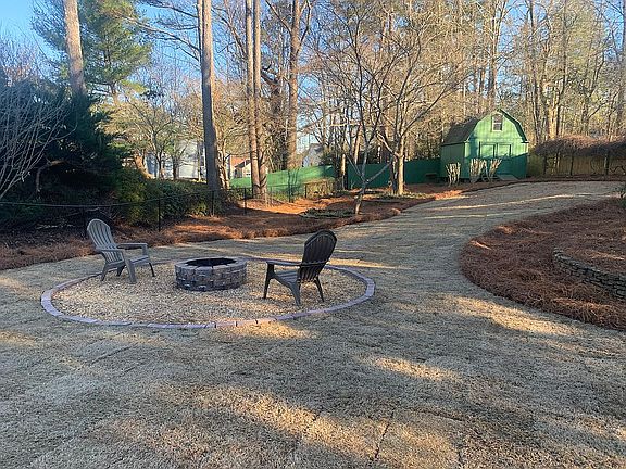4th image of 2502 Waterford Ln
