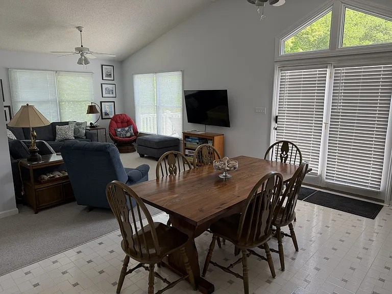 119 Live Oak St — Photo 5