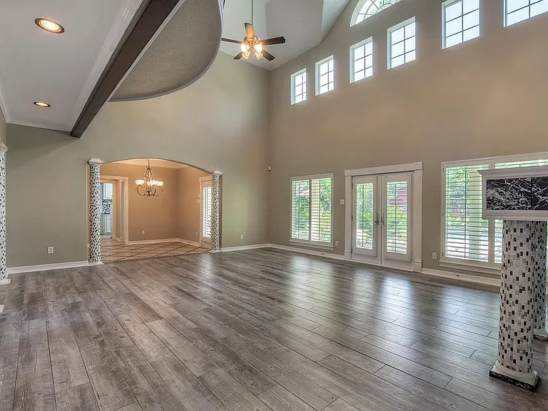 10819 Lake Windcrest — Photo 26