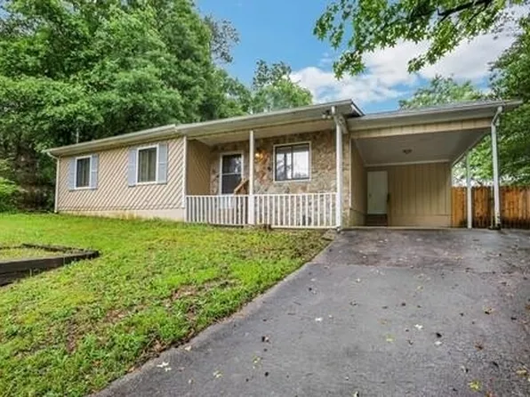410 Galena Ct, Fairburn, GA 30213