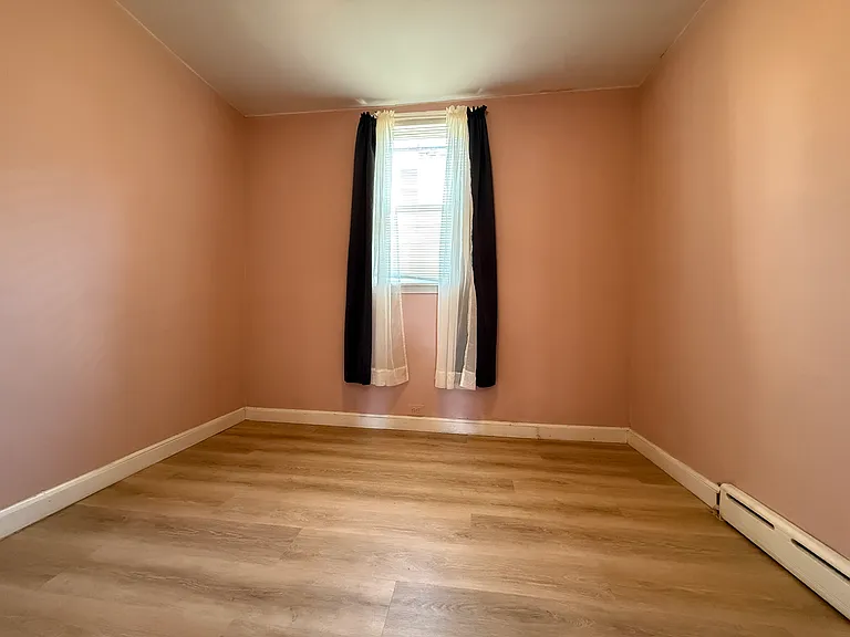 212 E Sheldon St — Photo 14