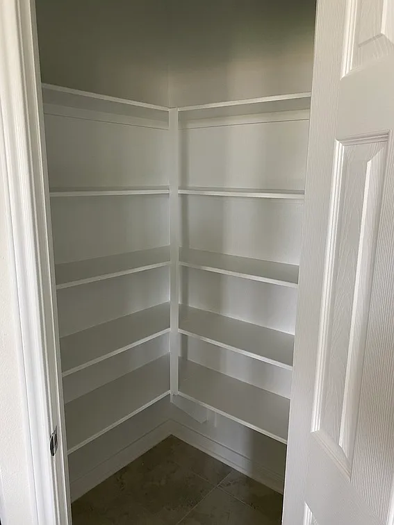 3 bed, $3,900 — Photo 2