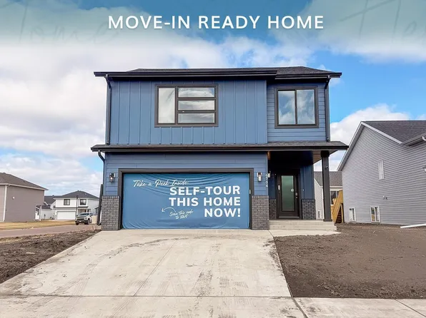 6704 Meadow View Dr S, Fargo, ND 58104