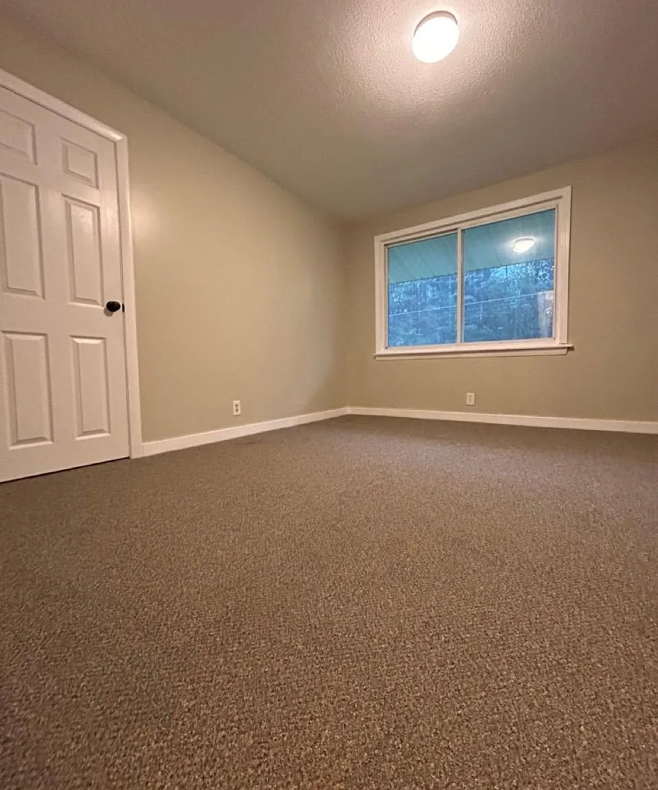 6 Reynwood Ln — Photo 3