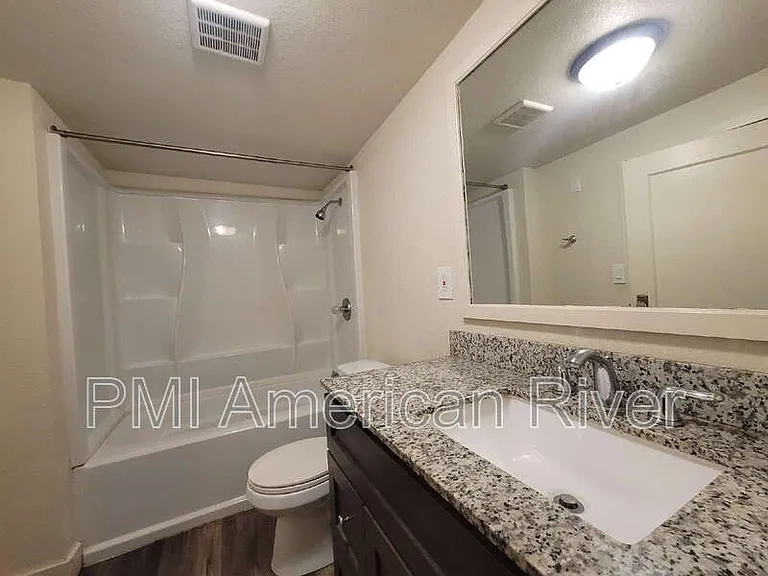 1224 V St #1 — Photo 6