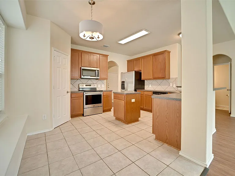 121 Park Ln — Photo 11