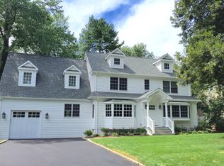 6 Dialstone Ln, Riverside, CT 06878