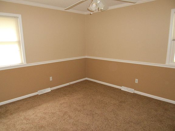 5th image of 1307 SW Highland Dr