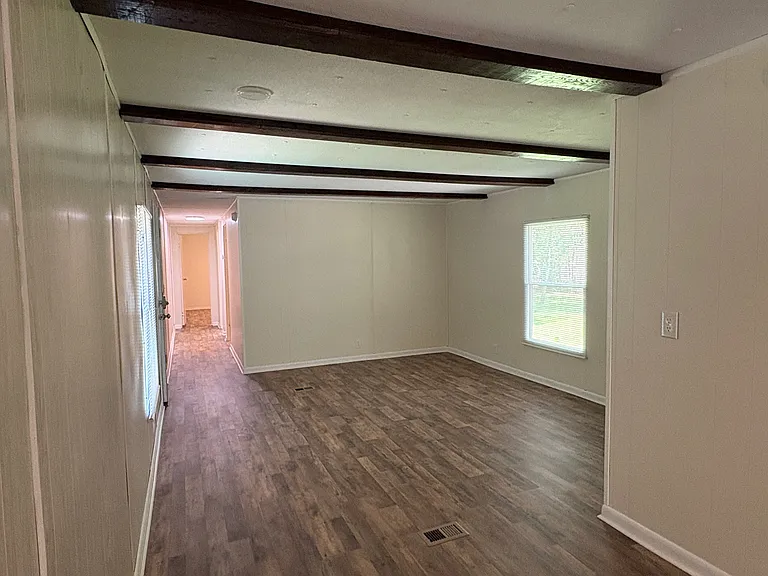 335 Ball St — Photo 5