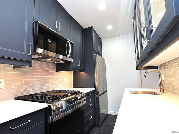 2nd image of 196 Garth Road #1G