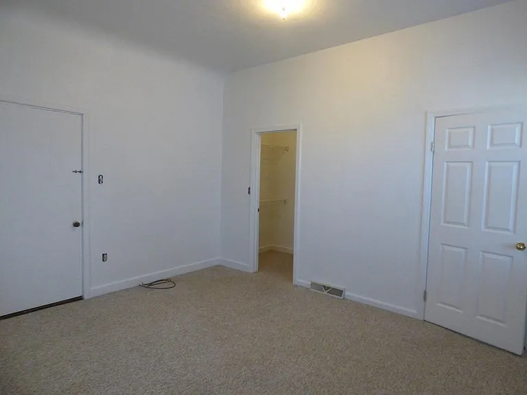 355 Grace St #1 — Photo 8