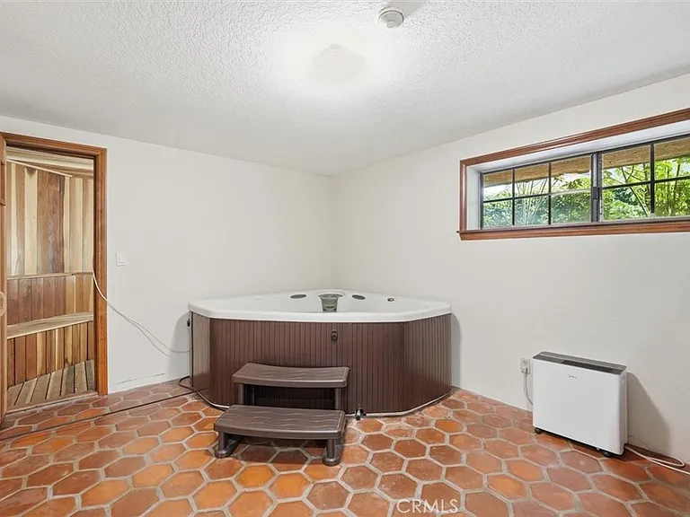 227 S Irena Ave — Photo 57
